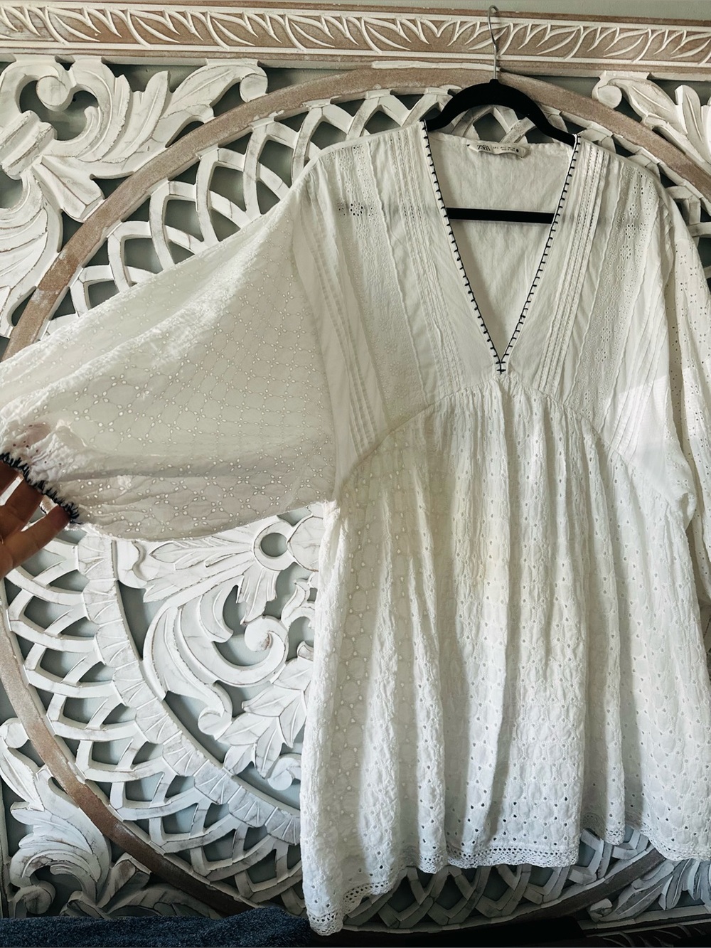 Zara White V-Neck short dress with Navy blue Detail - Picture 2 of 8